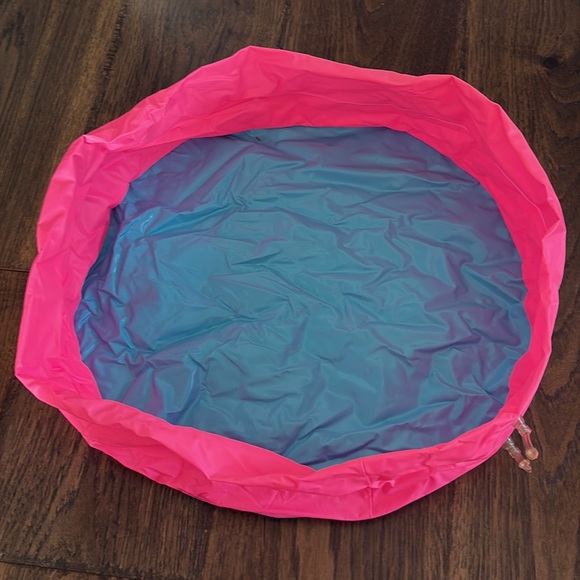 Rich and Famous Poolside Party playset for Barbie dolls - Picture 8 of 11